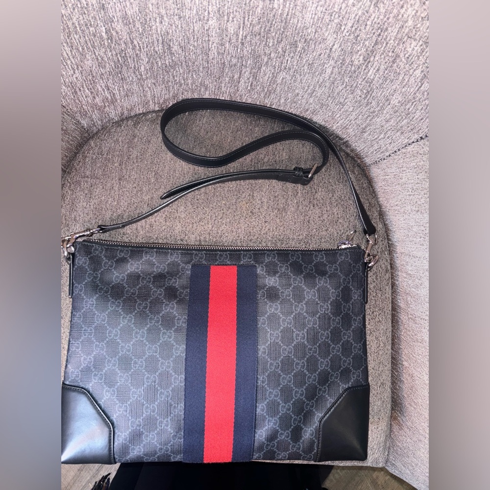 100% Authentic Gucci Crossbody Shoulder Bag